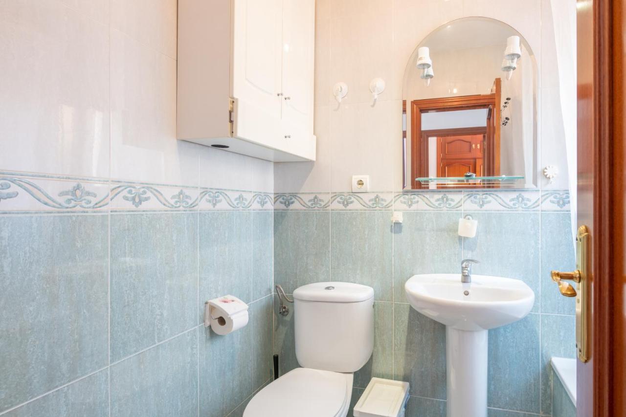 Renthas Pedregalejo Beach Apartments Malaga Exterior photo