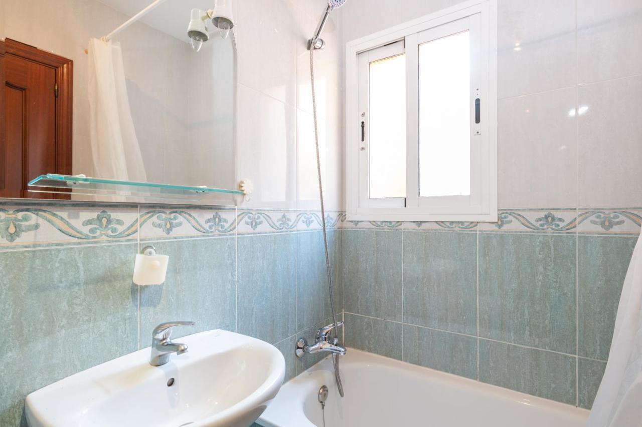 Renthas Pedregalejo Beach Apartments Malaga Exterior photo