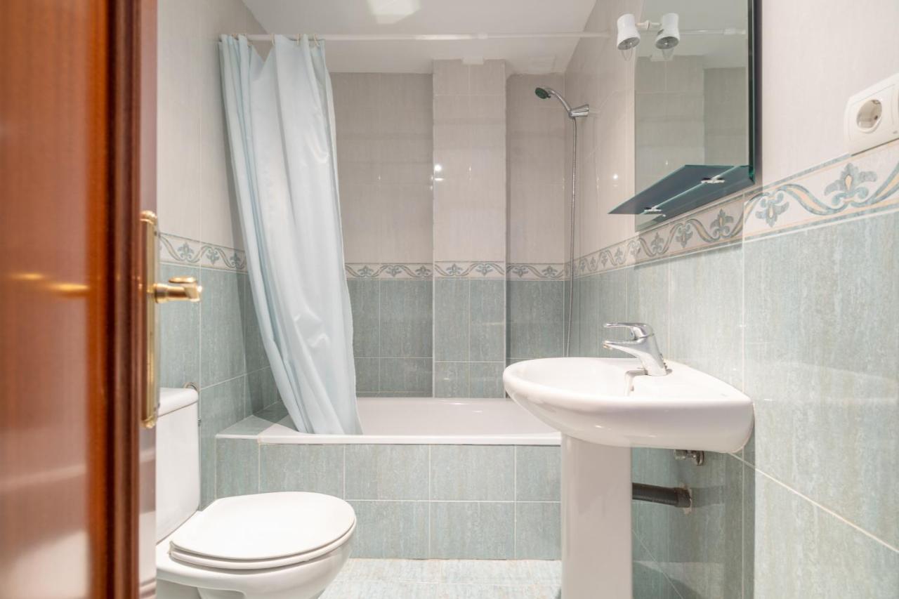 Renthas Pedregalejo Beach Apartments Malaga Exterior photo